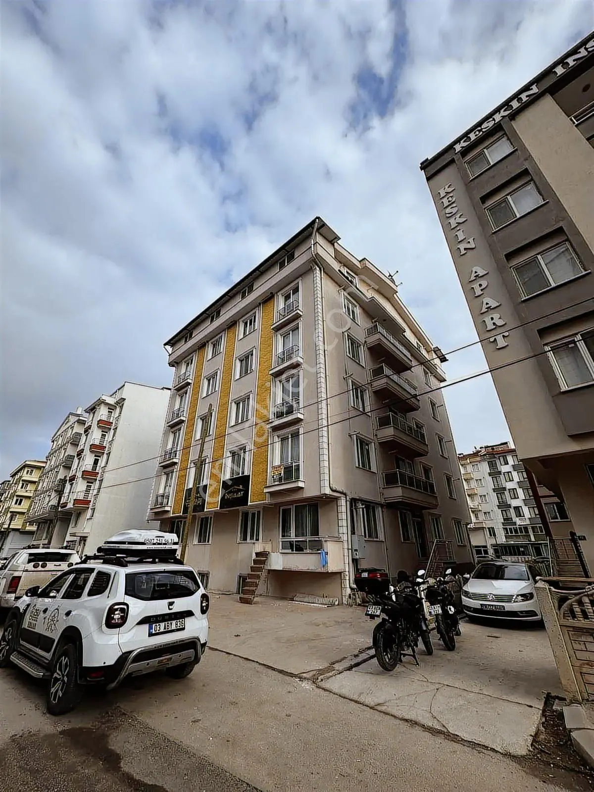 Afyon Özsu Emlaktan Sıfır Eşyalı Kiralık 1+1 Daire