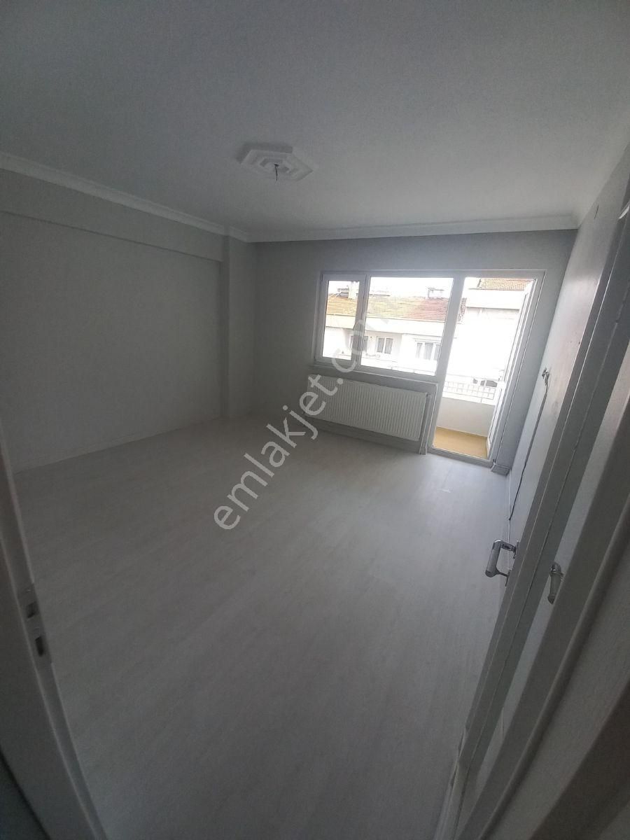 Kiralık Asansörlü Kapalı Otoparklı 2+1 İçi Yenilenmiş Boyalı - Görsel 2