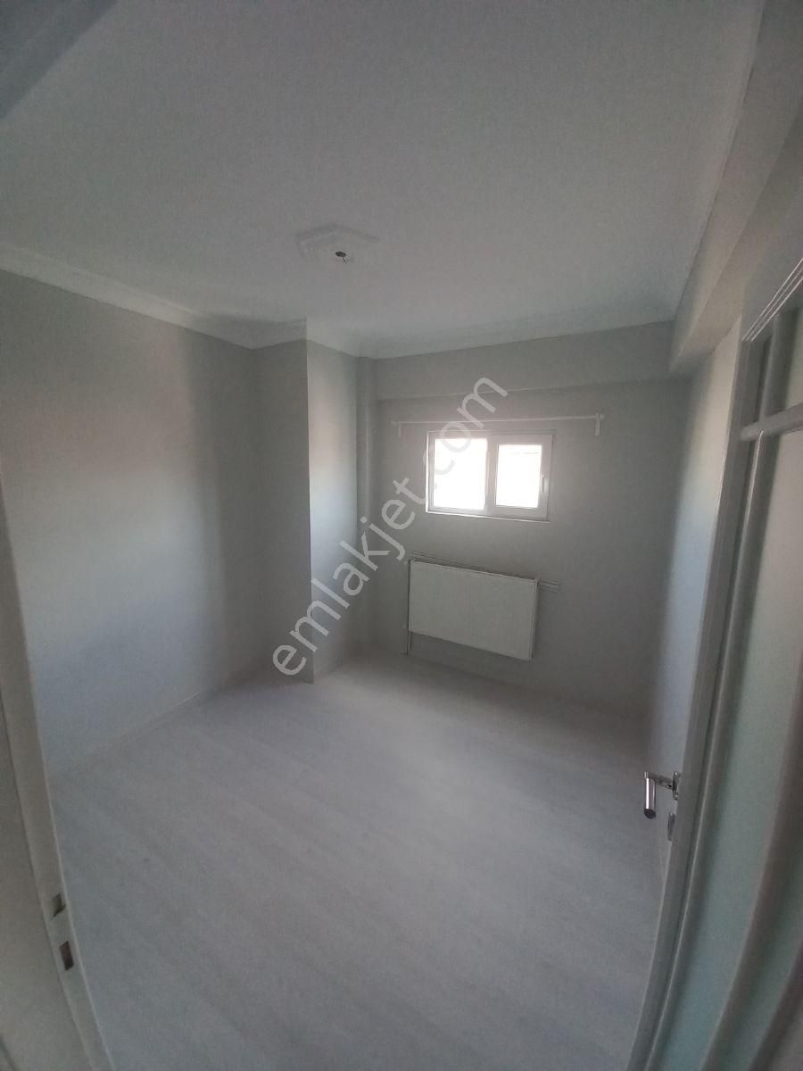 Kiralık Asansörlü Kapalı Otoparklı 2+1 İçi Yenilenmiş Boyalı - Görsel 12