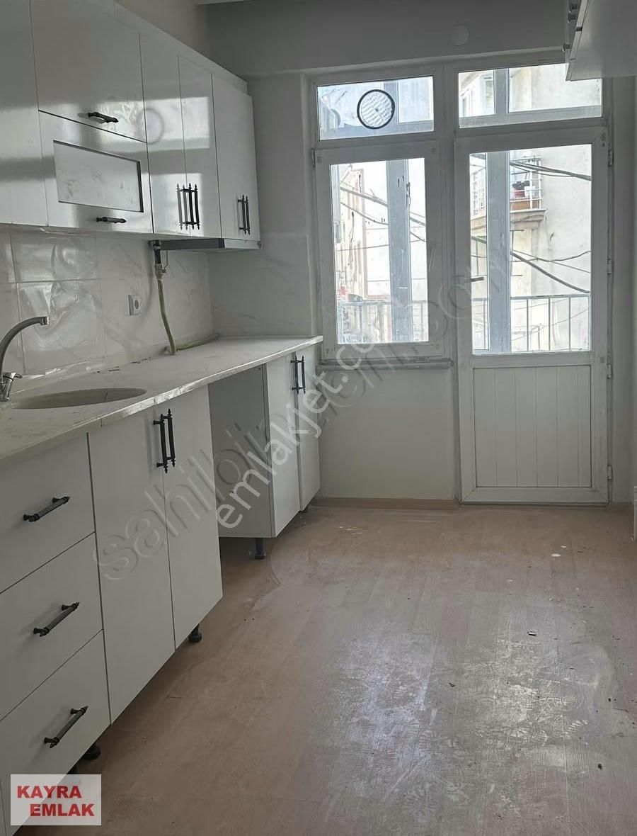 İşcanlar Çarşısı Bulvar Yolu Arasında Yeni Tadilatlı Daire - Görsel 2