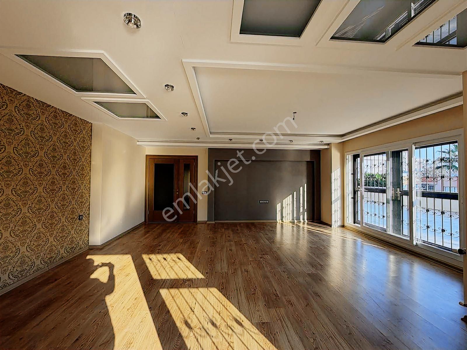 K.evren Bulvar Üzeri Avrupa Hospital Karşısı 245m Teraslı 3+1 D - Görsel 2