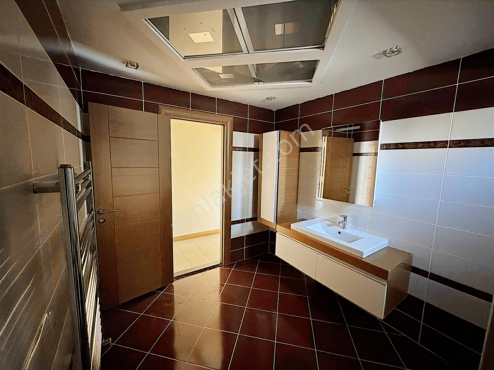 K.evren Bulvar Üzeri Avrupa Hospital Karşısı 245m Teraslı 3+1 D - Görsel 28