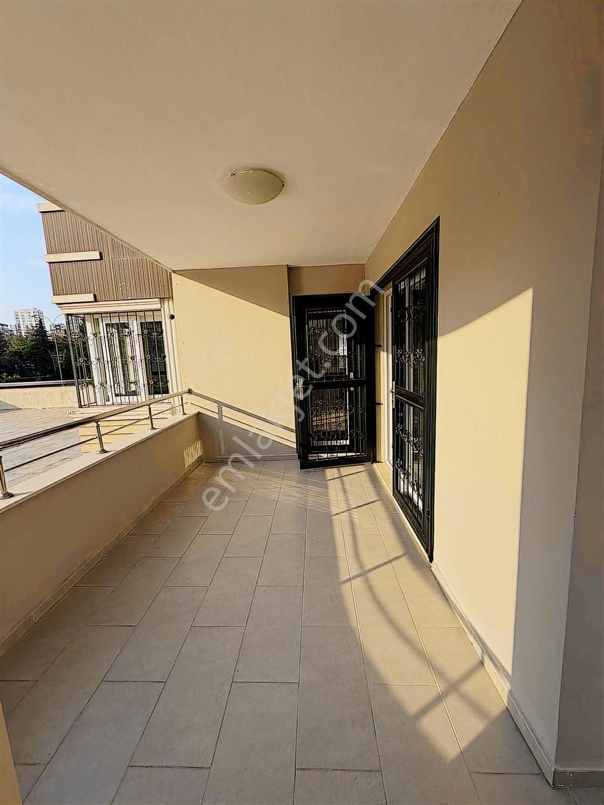 K.evren Bulvar Üzeri Avrupa Hospital Karşısı 245m Teraslı 3+1 D - Görsel 15