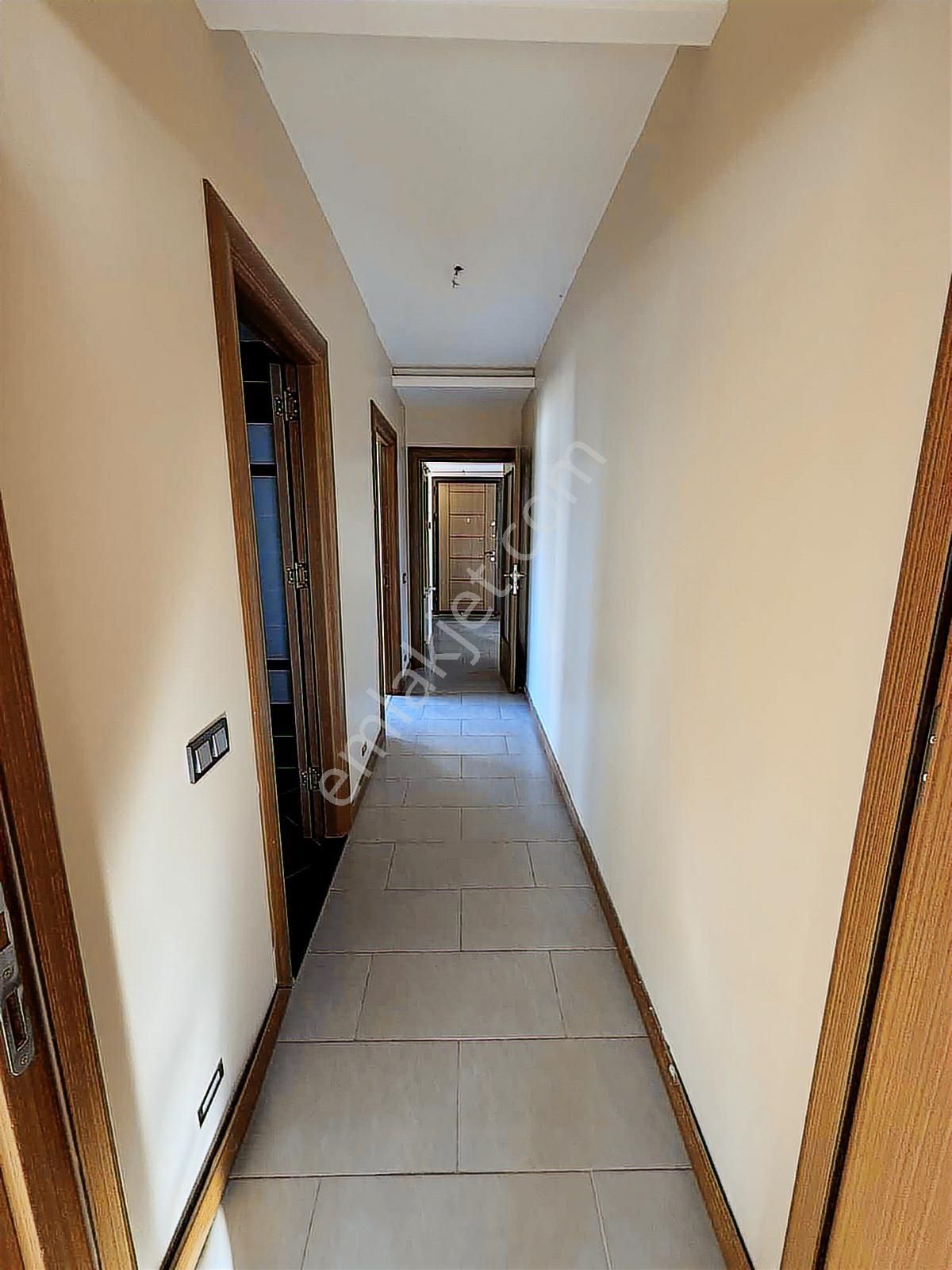 K.evren Bulvar Üzeri Avrupa Hospital Karşısı 245m Teraslı 3+1 D - Görsel 12