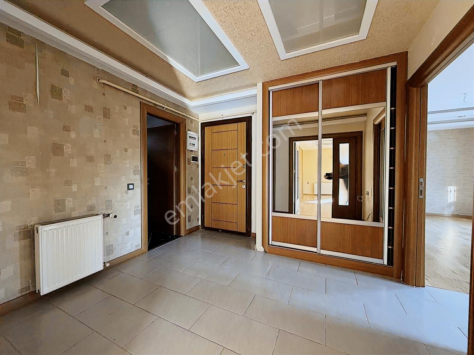 K.evren Bulvar Üzeri Avrupa Hospital Karşısı 245m Teraslı 3+1 D - Görsel 7