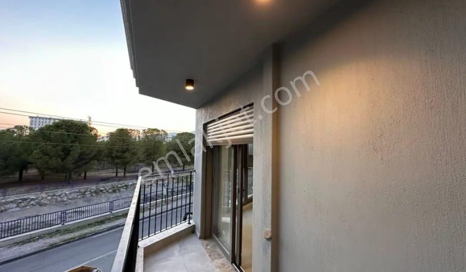 Bornova 1+1 Kiralık Lüks Daire - Görsel 10