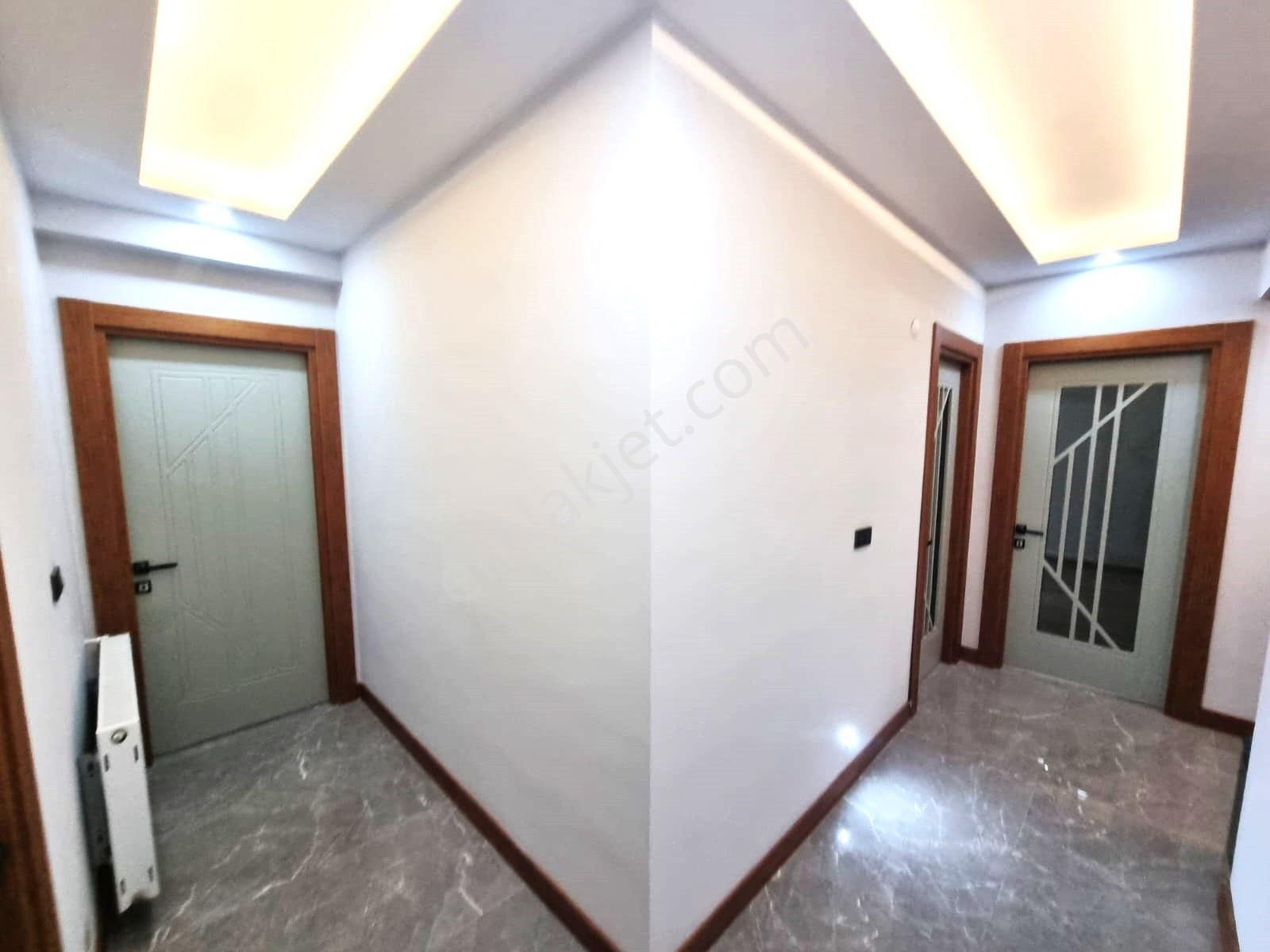 Akçay'da Aygülden İşte Bu Benim Olmalı Dedirten Ara Kat Ayrı Mutfak Ebeveyn Banyolu 3+1satılık Daire - Görsel 24