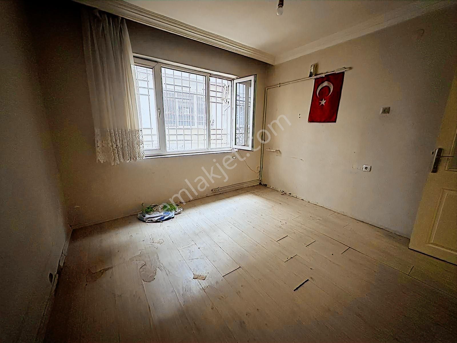 Koğukçınar Mahallesinde Giriş Katı 1+1 Satılık Daire - Kelepir