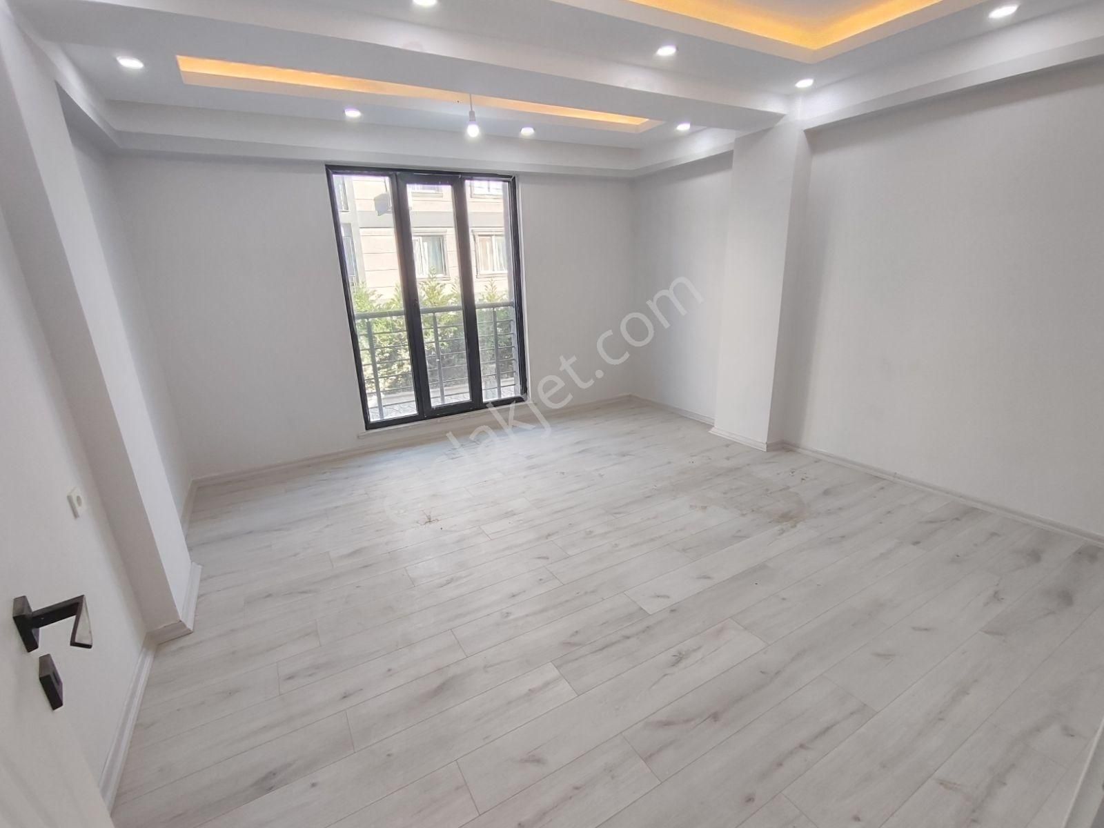 Hatip'te Ara Kat Uygun Cadde Dibinde Sıfır 2+1 Fırsat Daire