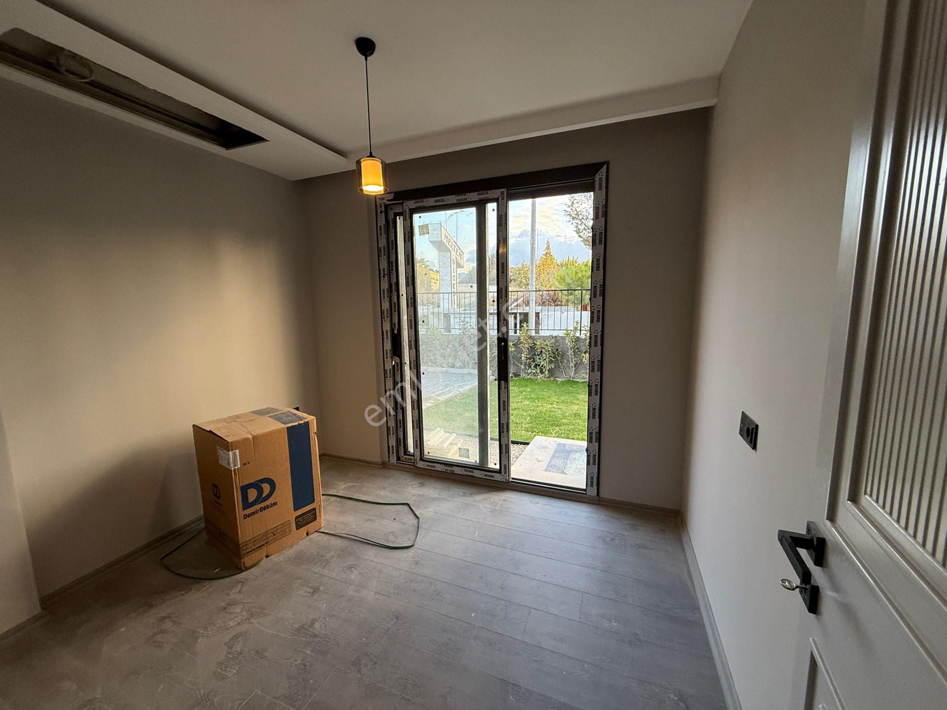 Kuşadası Karaovada Hamam Saunalı Özel Havuzlu Sıfır Villa - Görsel 18