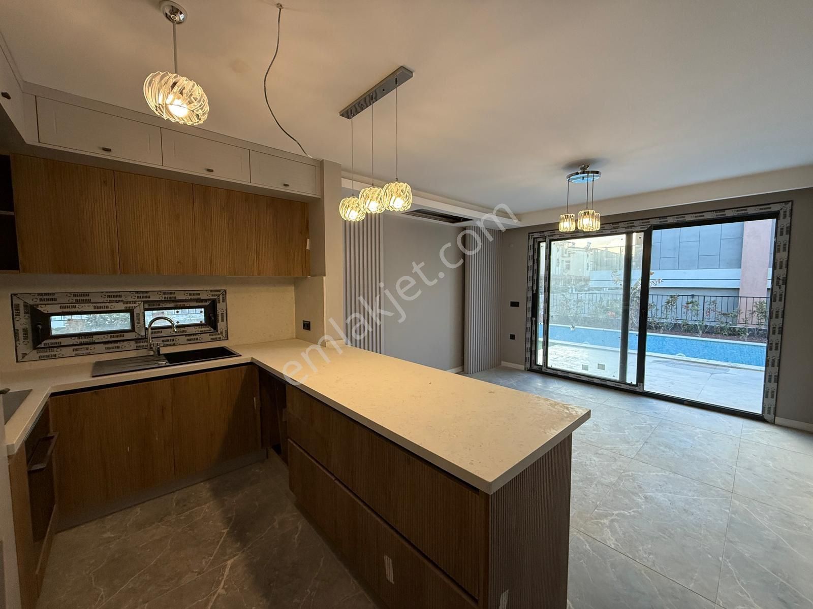 Kuşadası Karaovada Hamam Saunalı Özel Havuzlu Sıfır Villa - Görsel 5