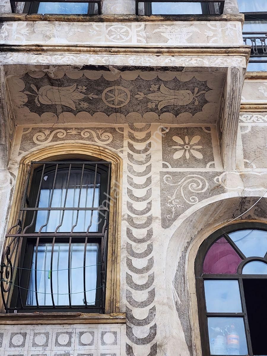 Balat Merkezde Mozaik Cepheli, Büyük Cumbalı Ev - Görsel 3