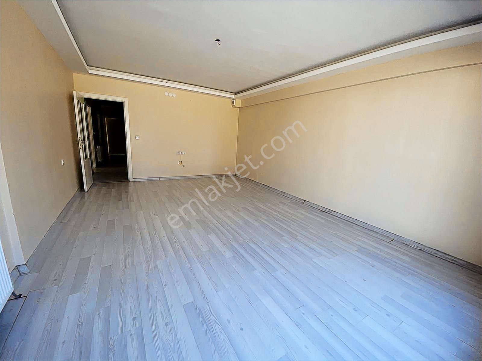 Yılmazer'den 1048 Cadde Üzerinde Migros Karşısı İskanlı 3+1 Acil - Görsel 23