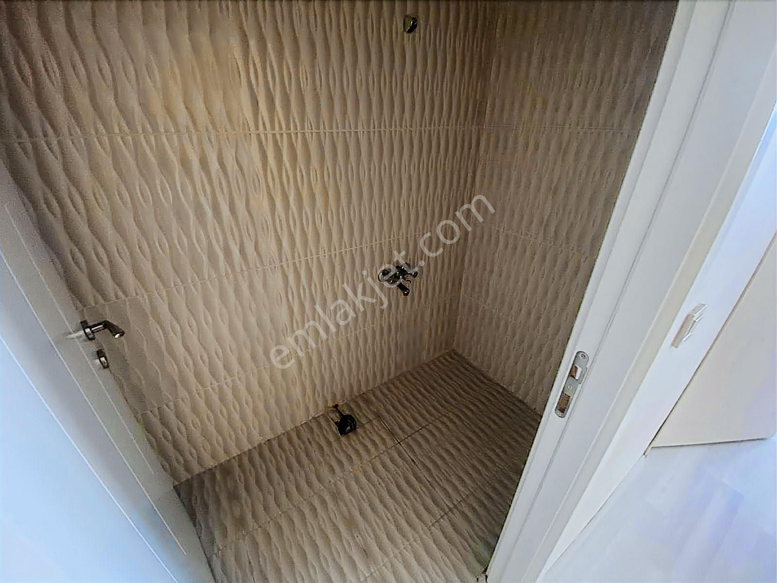 Yılmazer'den 1048 Cadde Üzerinde Migros Karşısı İskanlı 3+1 Acil - Görsel 12