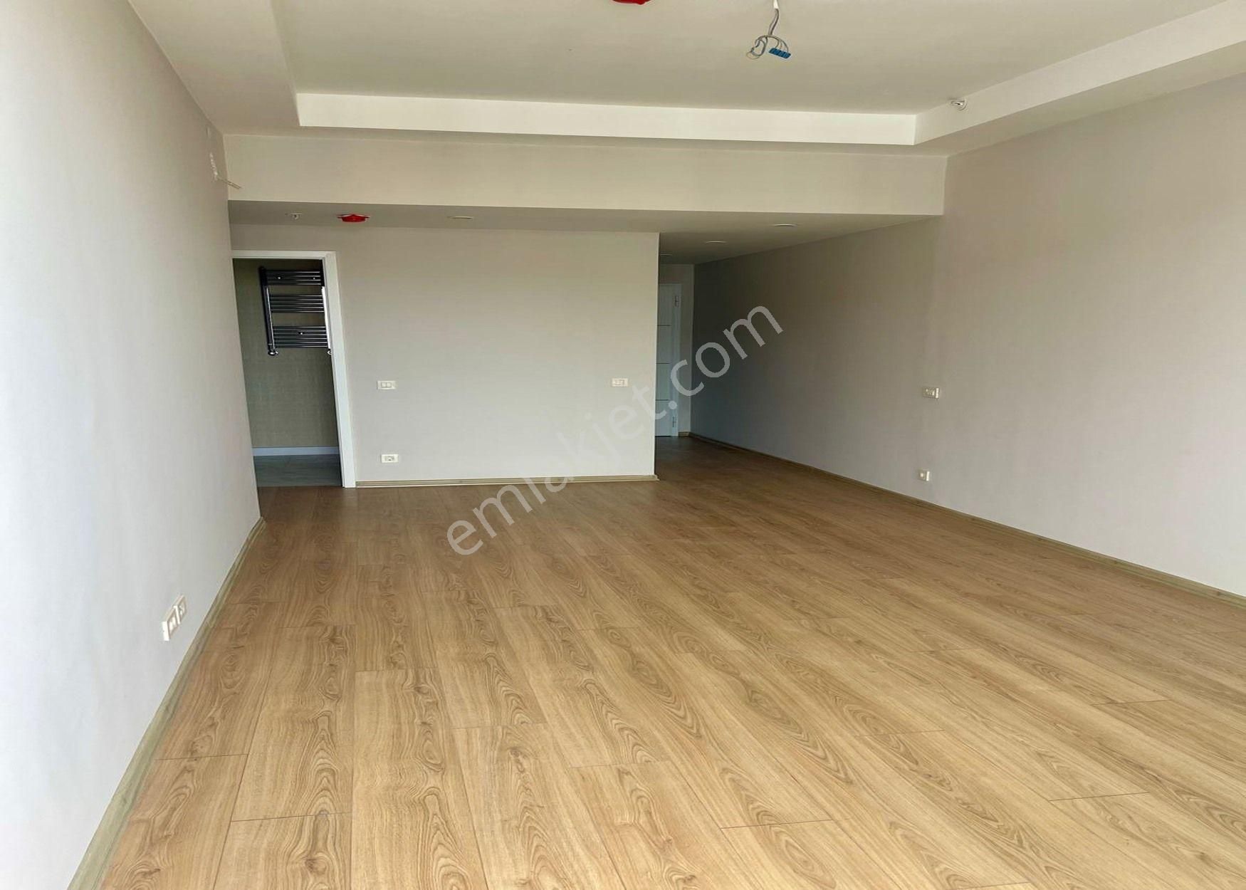 Kartal Metro Çıkışı, Geniş Balkonlu, Kapalı Mutfak 1+1 Satılık - Görsel 11