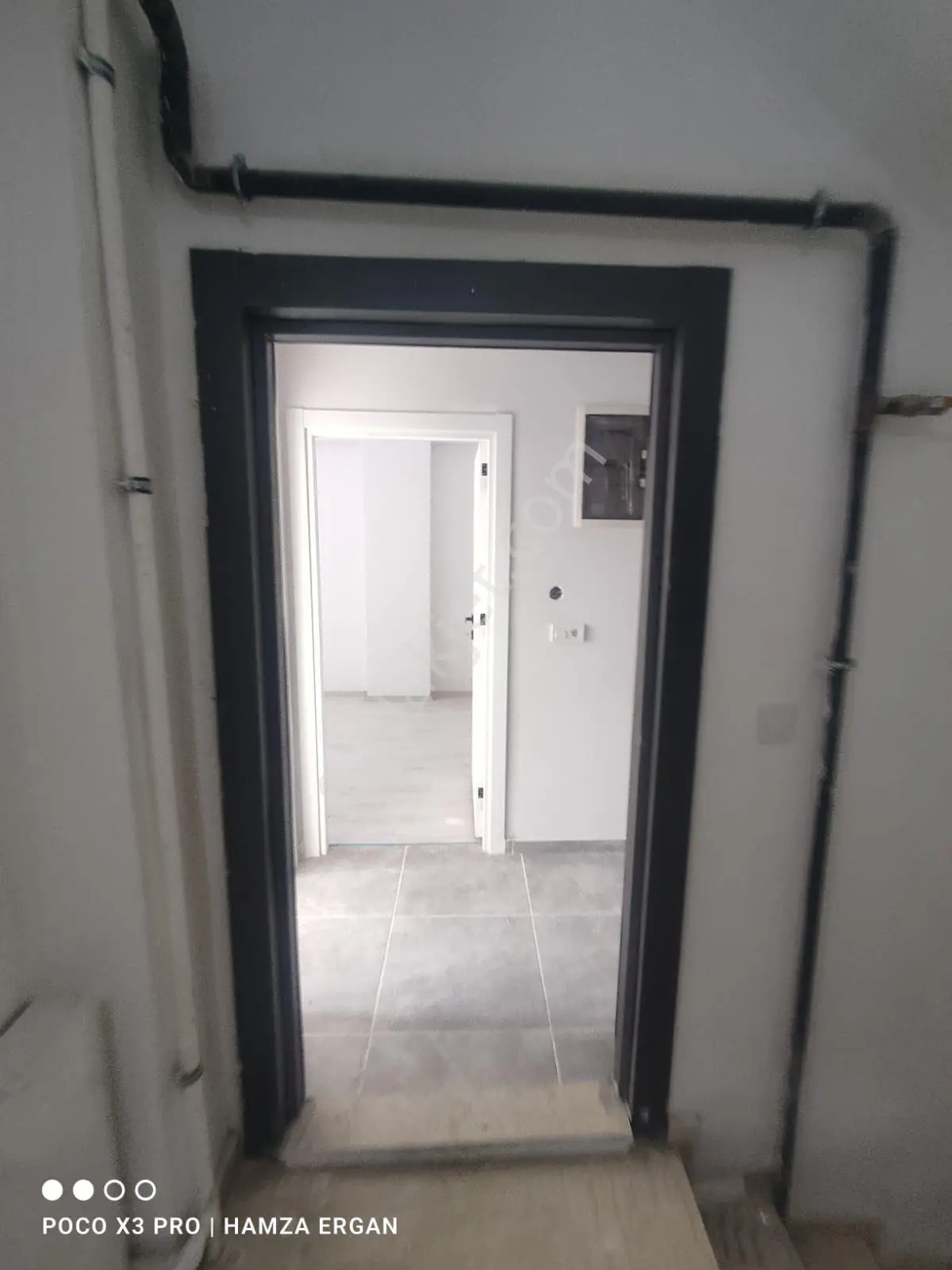 Arnavutköy Nenehatunda Satılık 2+1 Yüksek Giriş Kat Daire