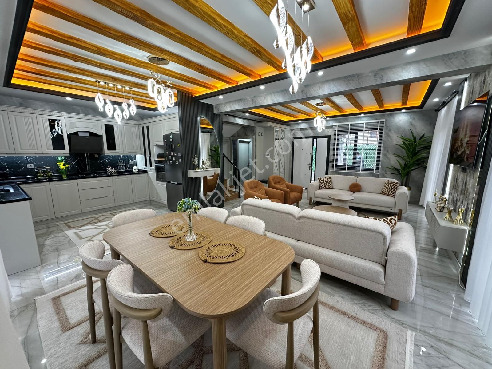 Daire Fiyatına Acil Satılık 4.5+1 Triplex Villa