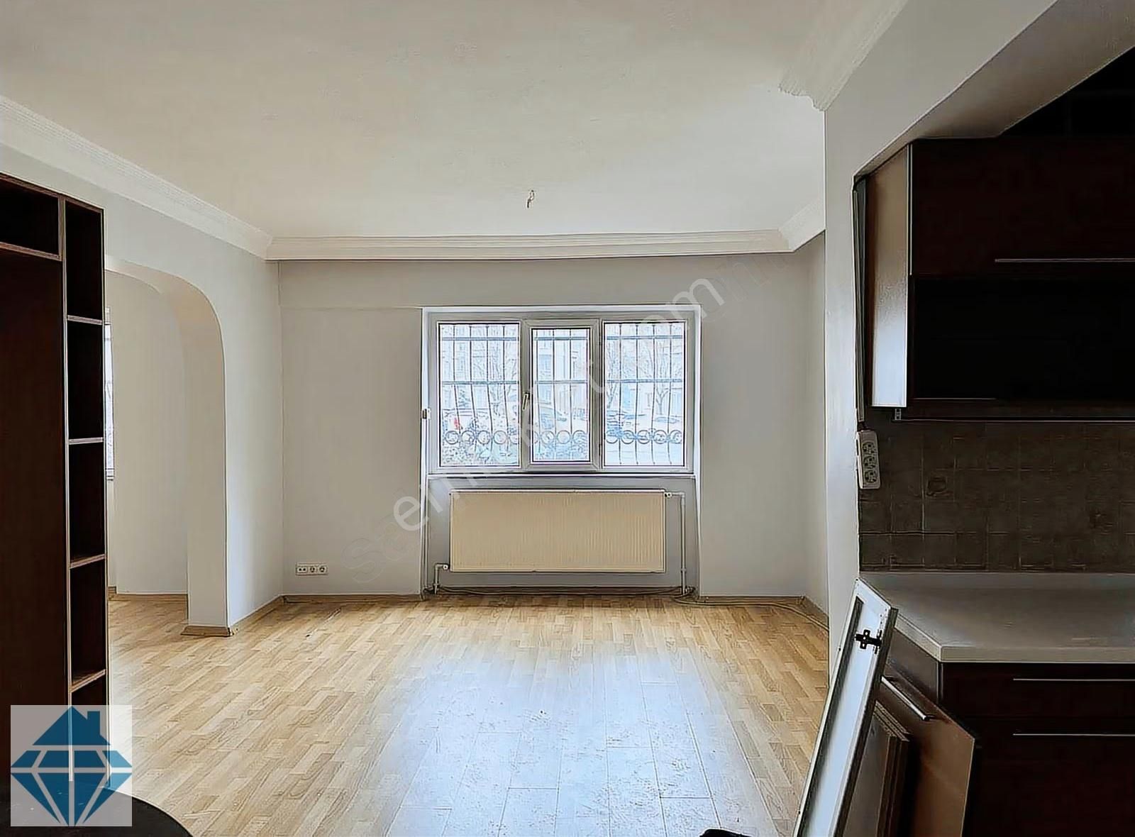 Kadıköy Birlik Evleri Sitesinde 4 + 2 Bahçe Katı Ters Dubleks - Görsel 6