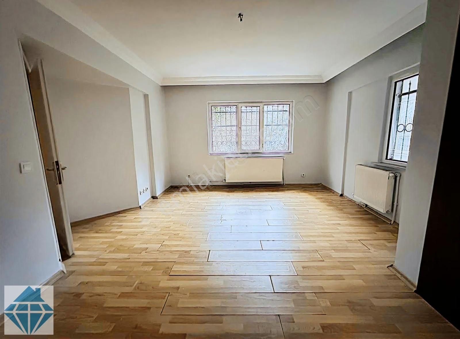 Kadıköy Birlik Evleri Sitesinde 4 + 2 Bahçe Katı Ters Dubleks - Görsel 18