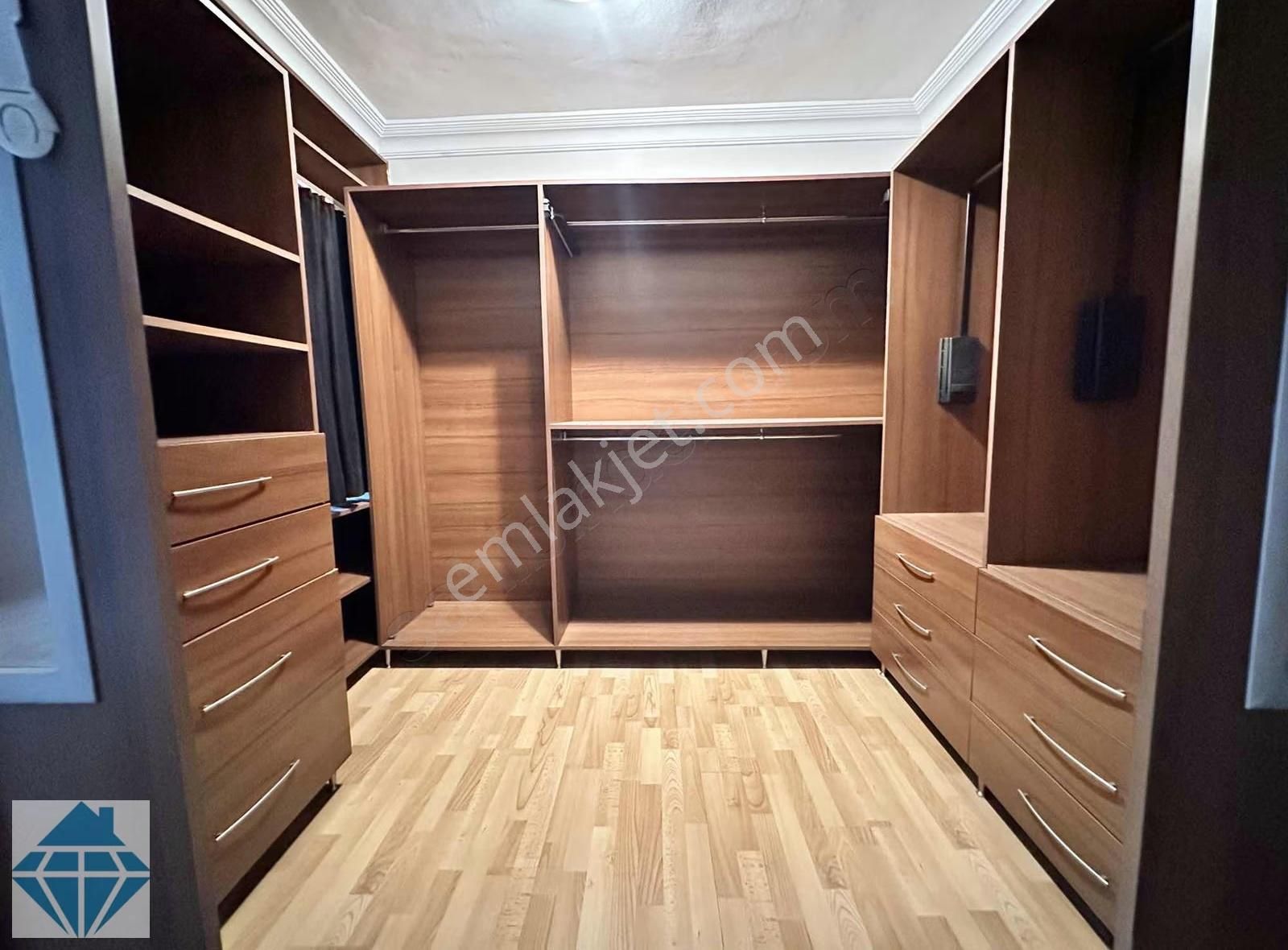 Kadıköy Birlik Evleri Sitesinde 4 + 2 Bahçe Katı Ters Dubleks - Görsel 19