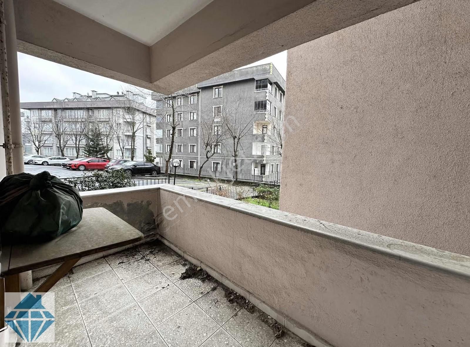 Kadıköy Birlik Evleri Sitesinde 4 + 2 Bahçe Katı Ters Dubleks - Görsel 8