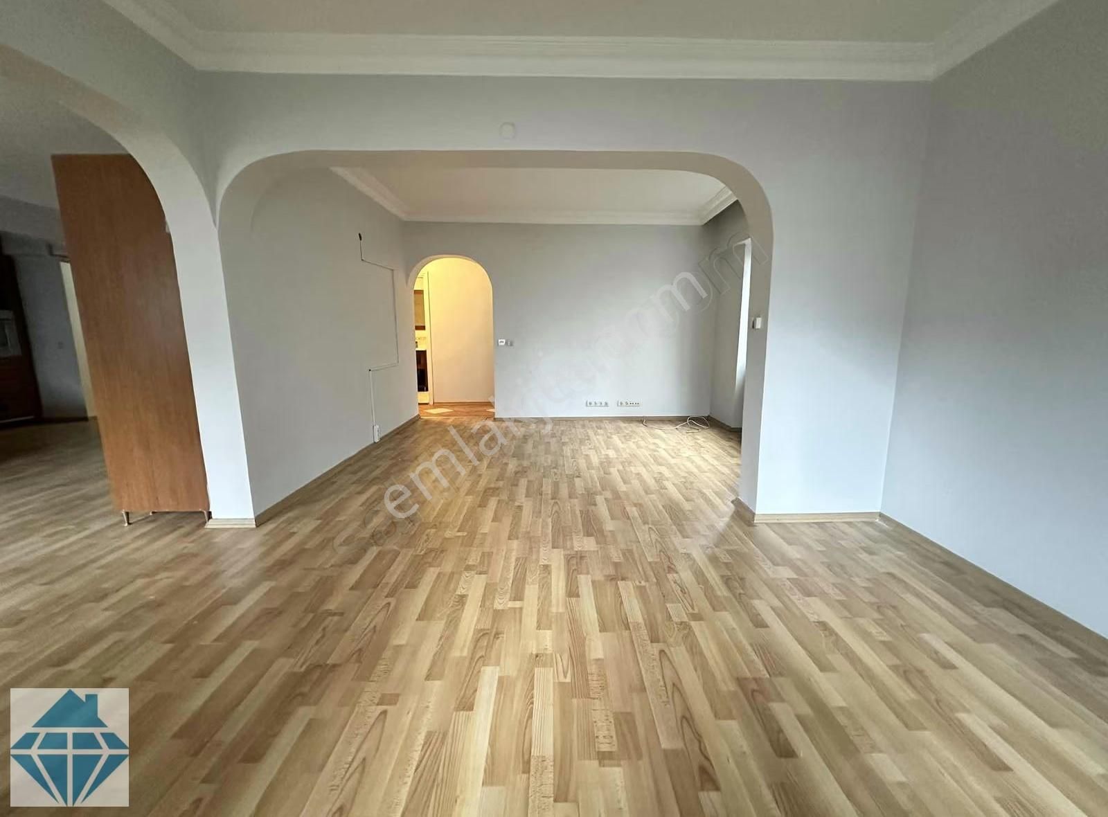 Kadıköy Birlik Evleri Sitesinde 4 + 2 Bahçe Katı Ters Dubleks - Görsel 21