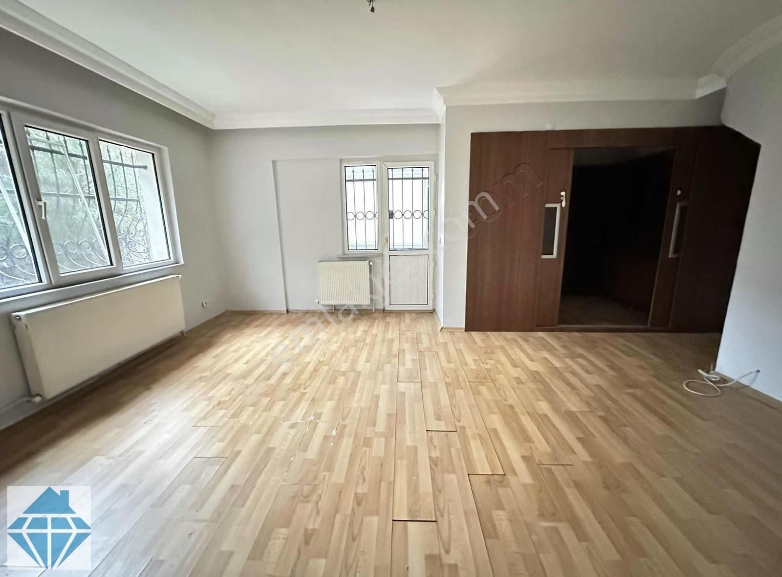 Kadıköy Birlik Evleri Sitesinde 4 + 2 Bahçe Katı Ters Dubleks - Görsel 20