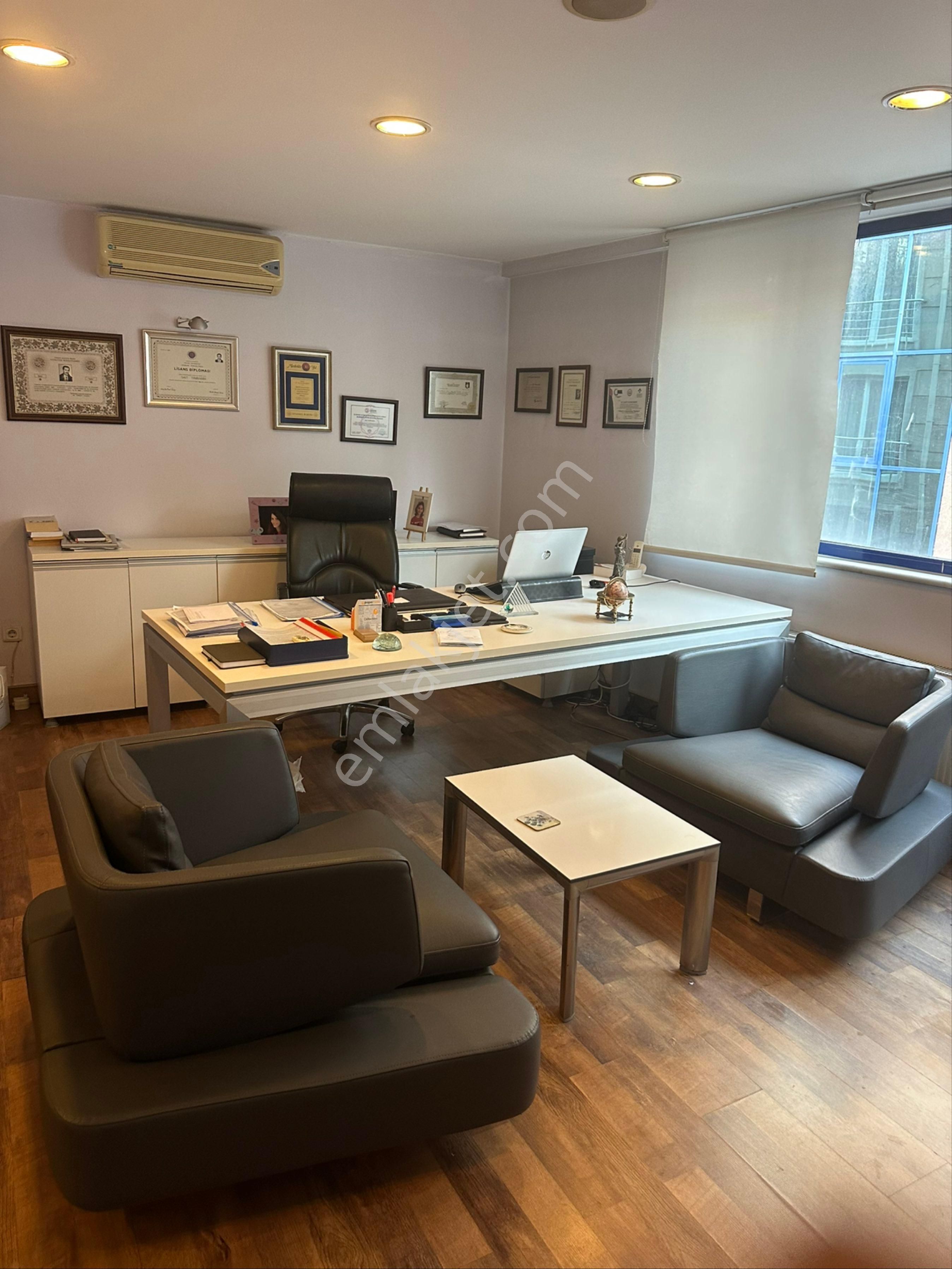 Mecidiyeköy Merkezde Satılık Büro
