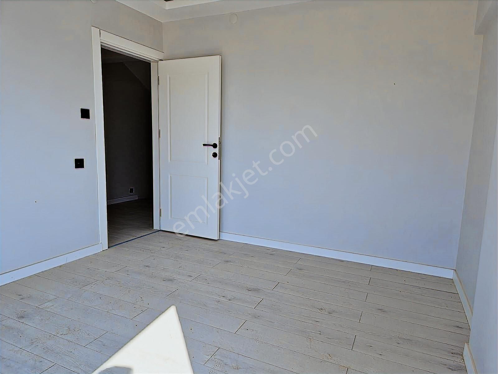 Route 10'dan Dikili Çandarlı'da Denize Sıfır Site Satılık Villa - Görsel 11