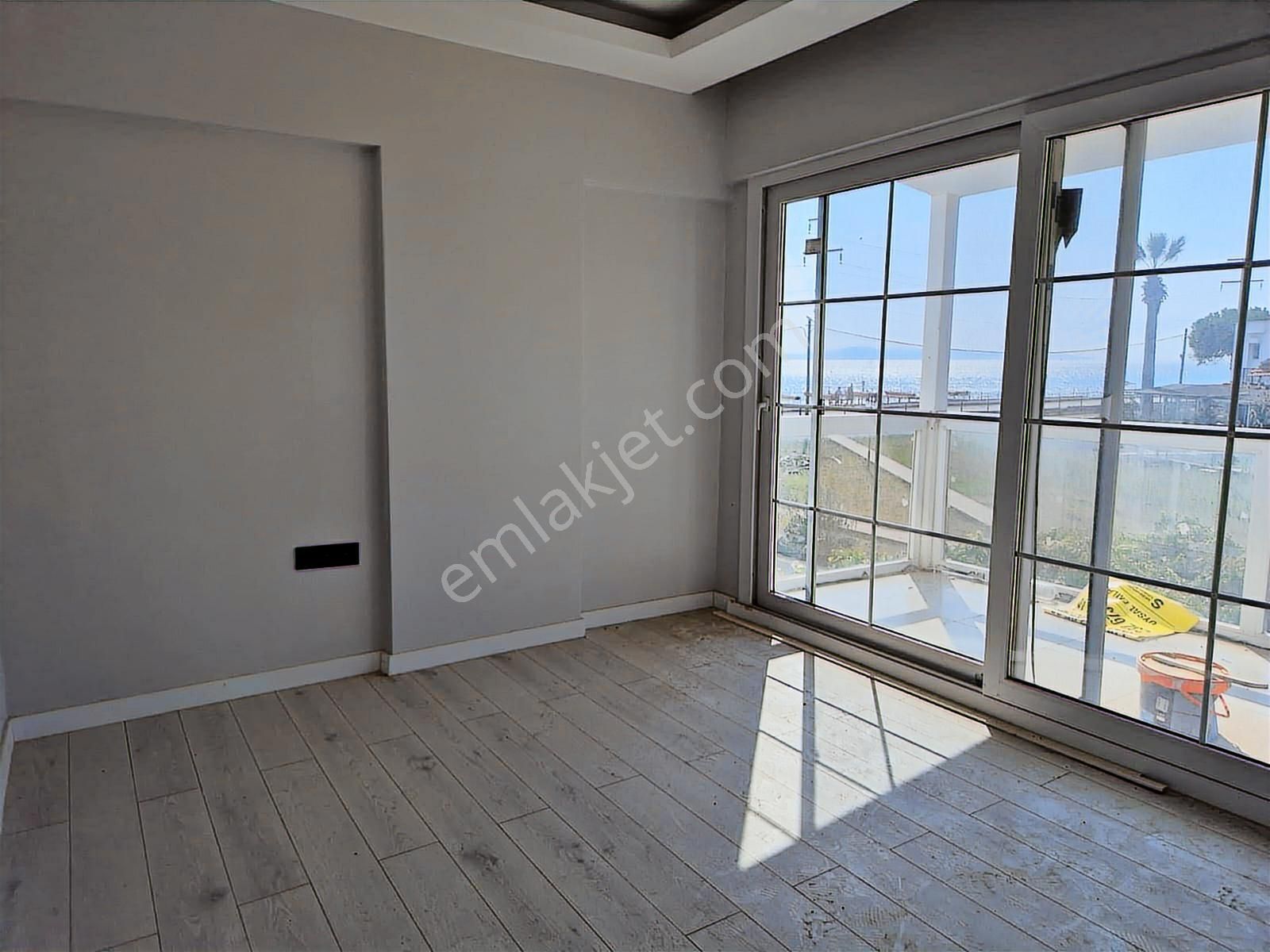 Route 10'dan Dikili Çandarlı'da Denize Sıfır Site Satılık Villa - Görsel 5