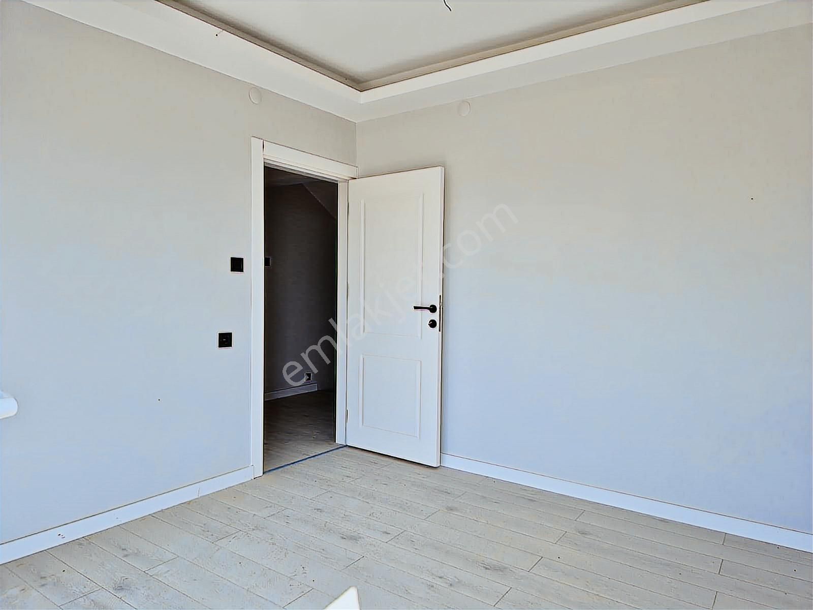 Route 10'dan Dikili Çandarlı'da Denize Sıfır Site Satılık Villa - Görsel 11