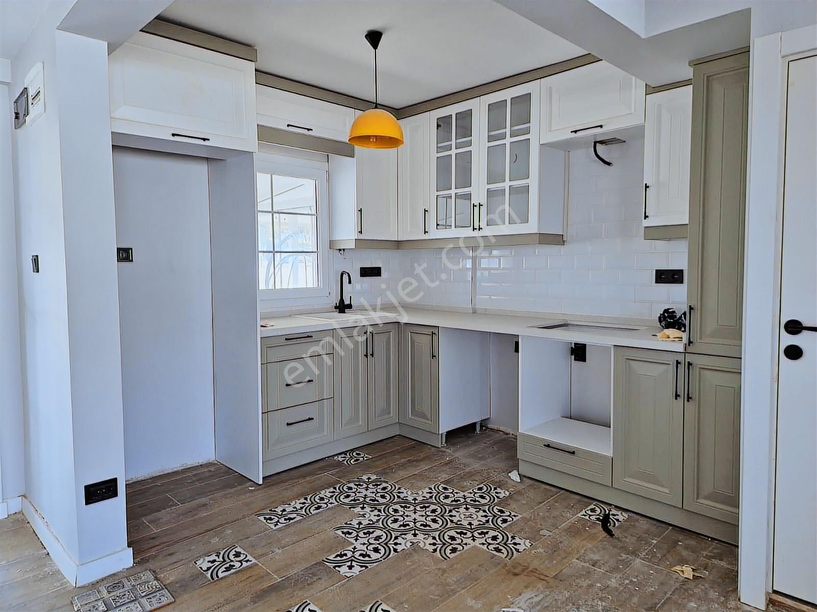 Route 10'dan Dikili Çandarlı'da Denize Sıfır Site Satılık Villa - Görsel 25