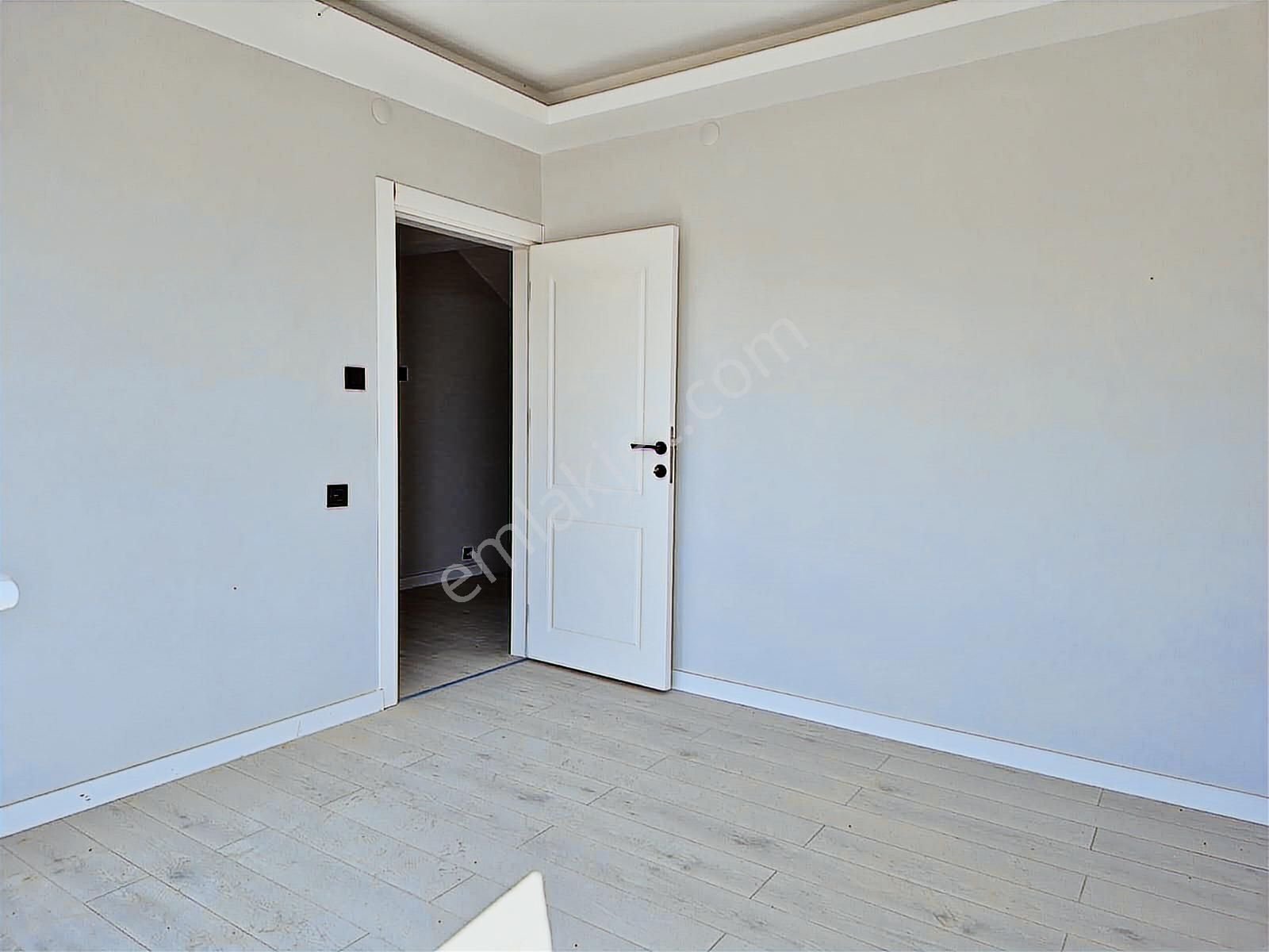 Route 10'dan Dikili Çandarlı'da Denize Sıfır Site Satılık Villa - Görsel 12