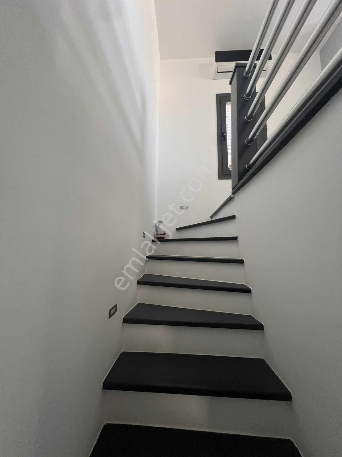 Akyarlar Karaincir Sitesi Deniz Manzaralı Satılık Villa - Görsel 8