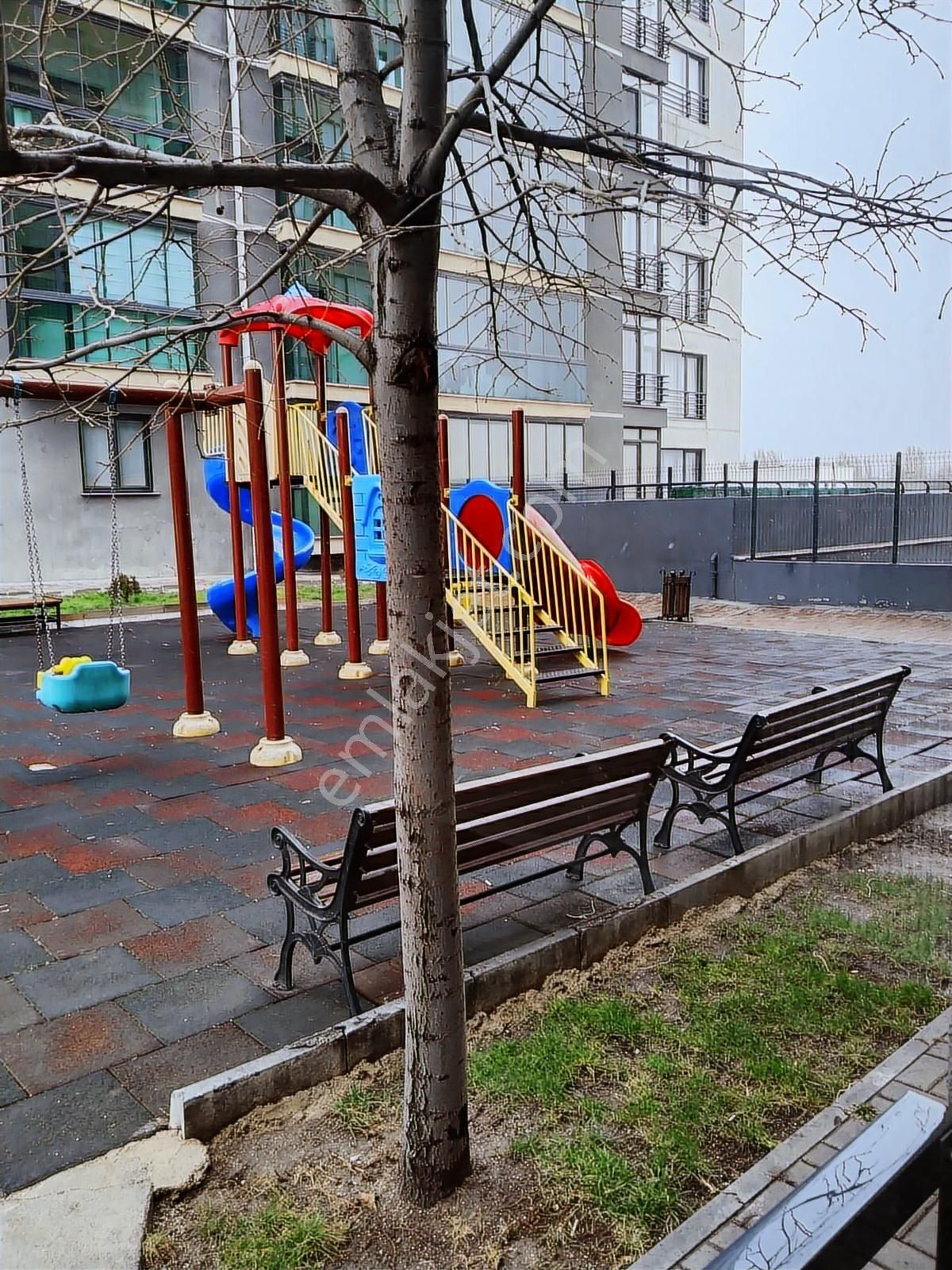 Zümrütevler Sitesinde Geniş 2+1 Kiralık Daire - Görsel 28