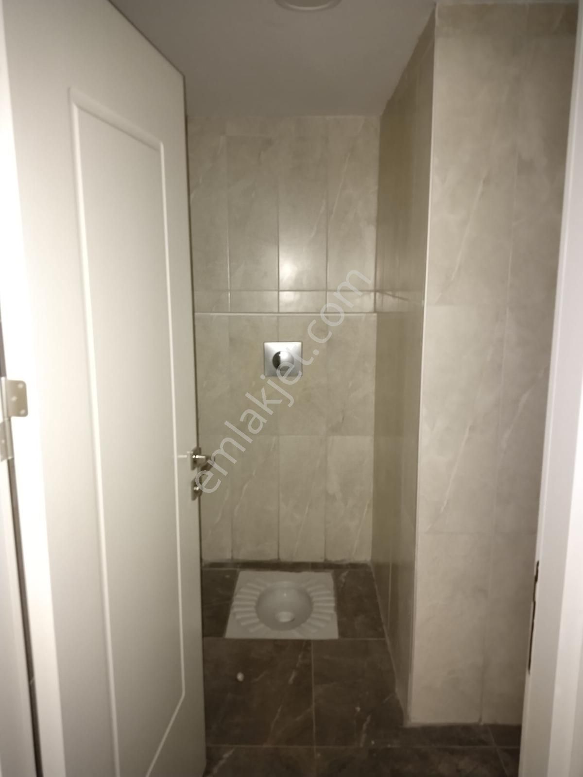 Zümrütevler Sitesinde Geniş 2+1 Kiralık Daire - Görsel 13