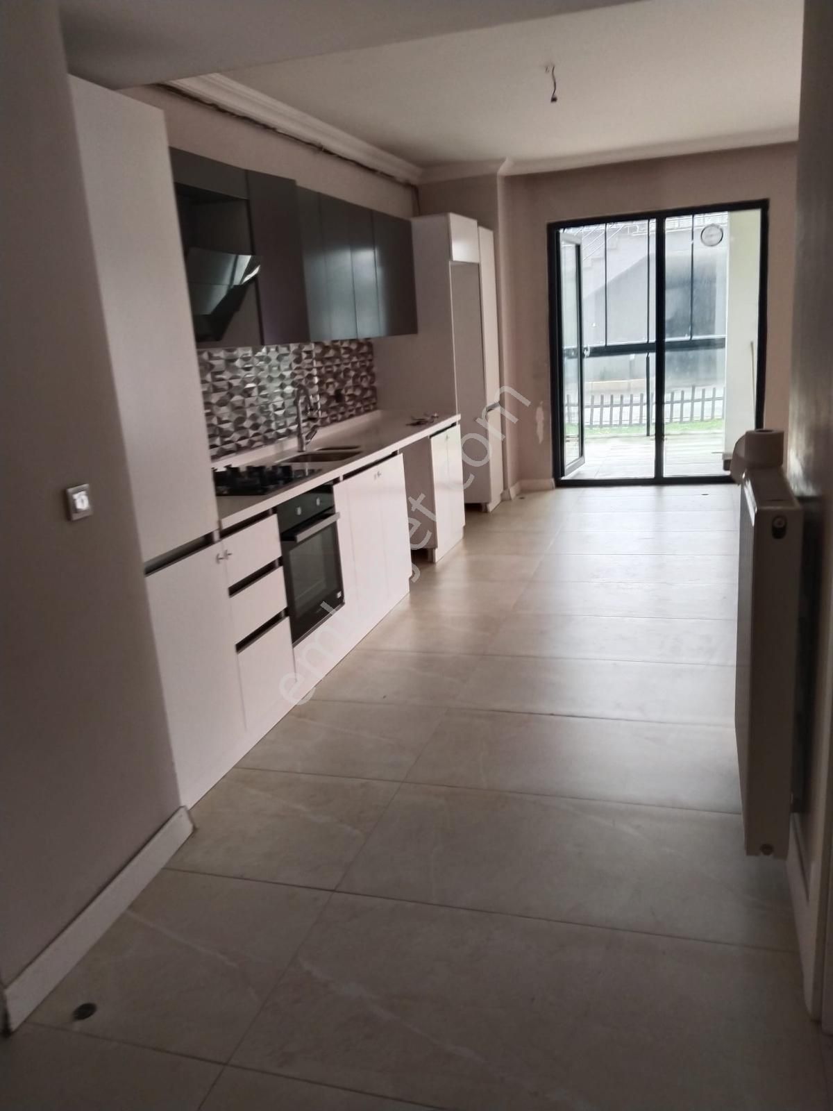 Zümrütevler Sitesinde Geniş 2+1 Kiralık Daire - Görsel 34