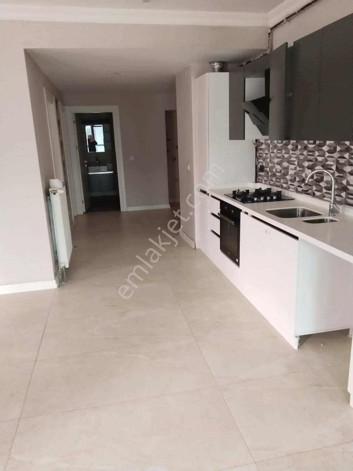 Zümrütevler Sitesinde Geniş 2+1 Kiralık Daire - Görsel 9