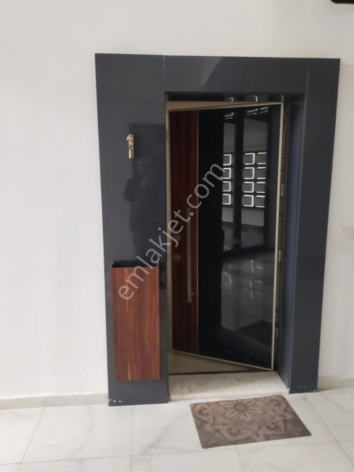 Zümrütevler Sitesinde Geniş 2+1 Kiralık Daire - Görsel 3