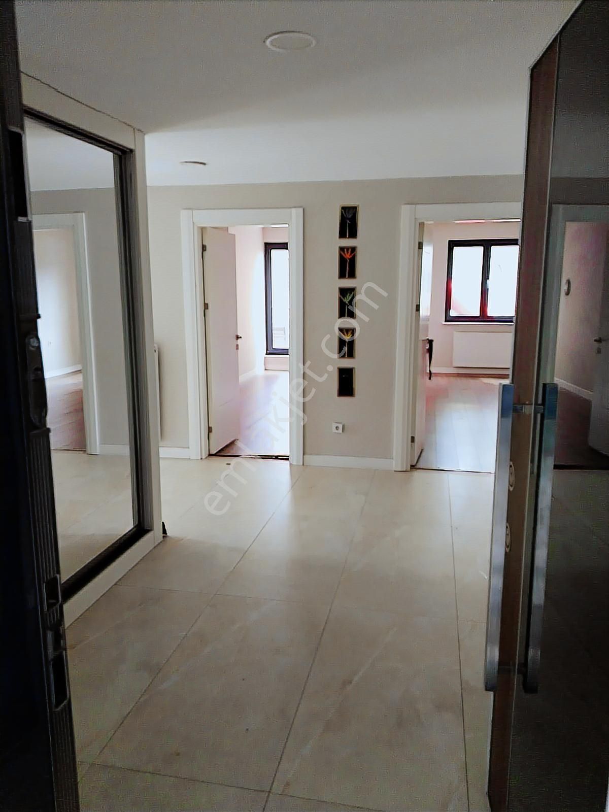 Zümrütevler Sitesinde Geniş 2+1 Kiralık Daire - Görsel 8