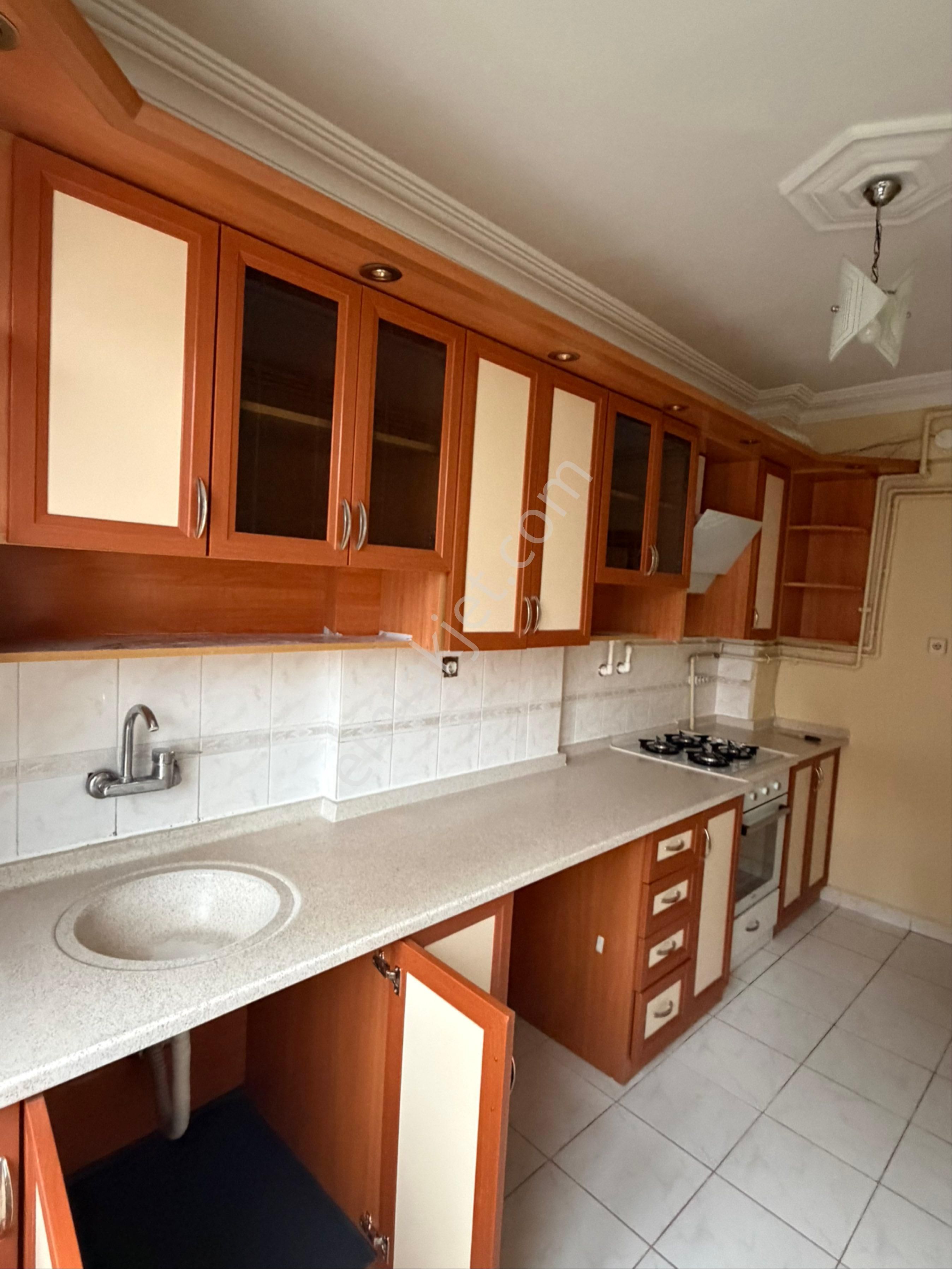 Konyanın Merkezinde Site İçerisinde Kiralık Daire - Görsel 3