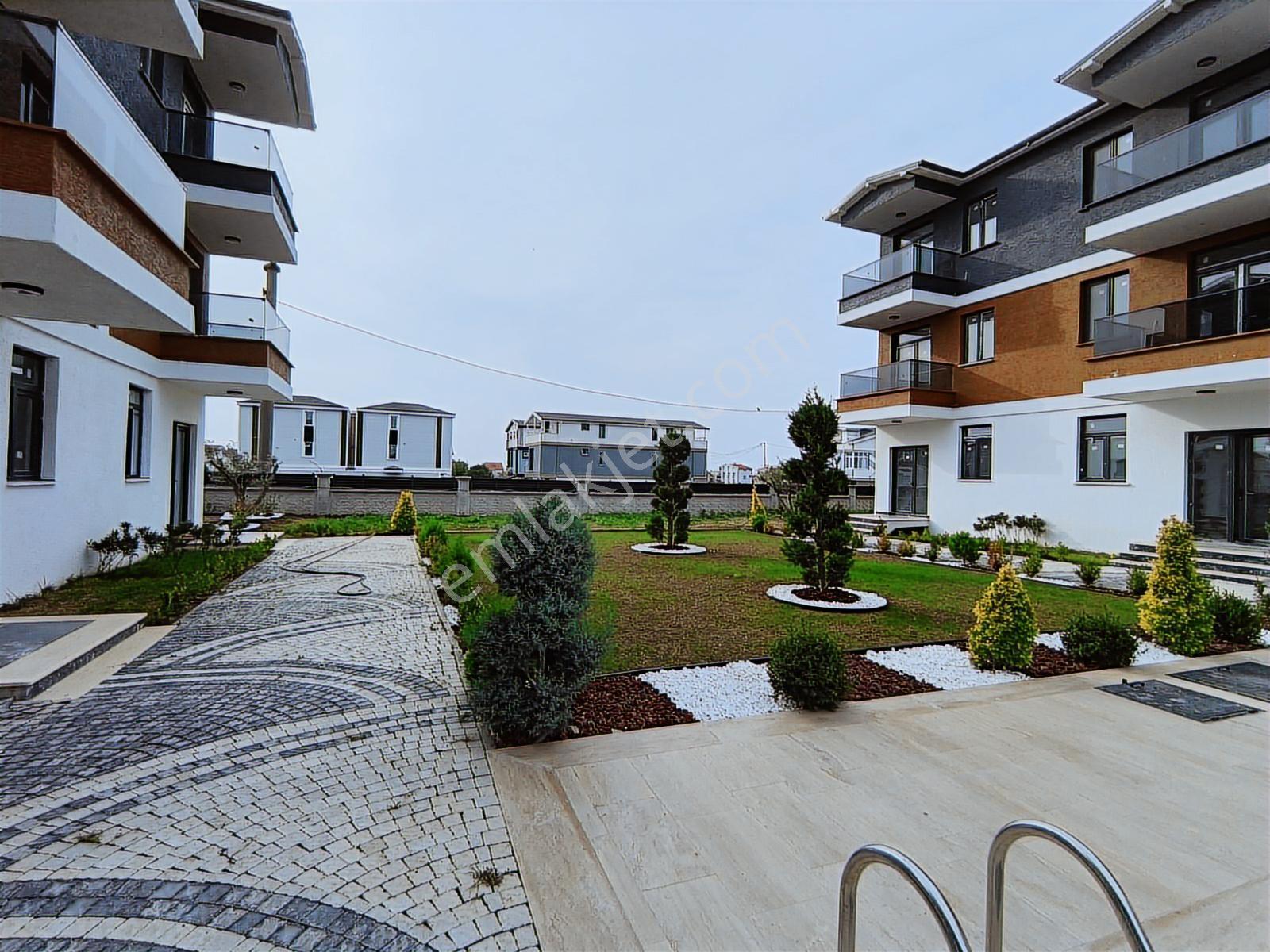 Havuzlu Kendine Ait Bahçeli 1+1 Site İçi Yazlık Daire 50 M2 - Görsel 11