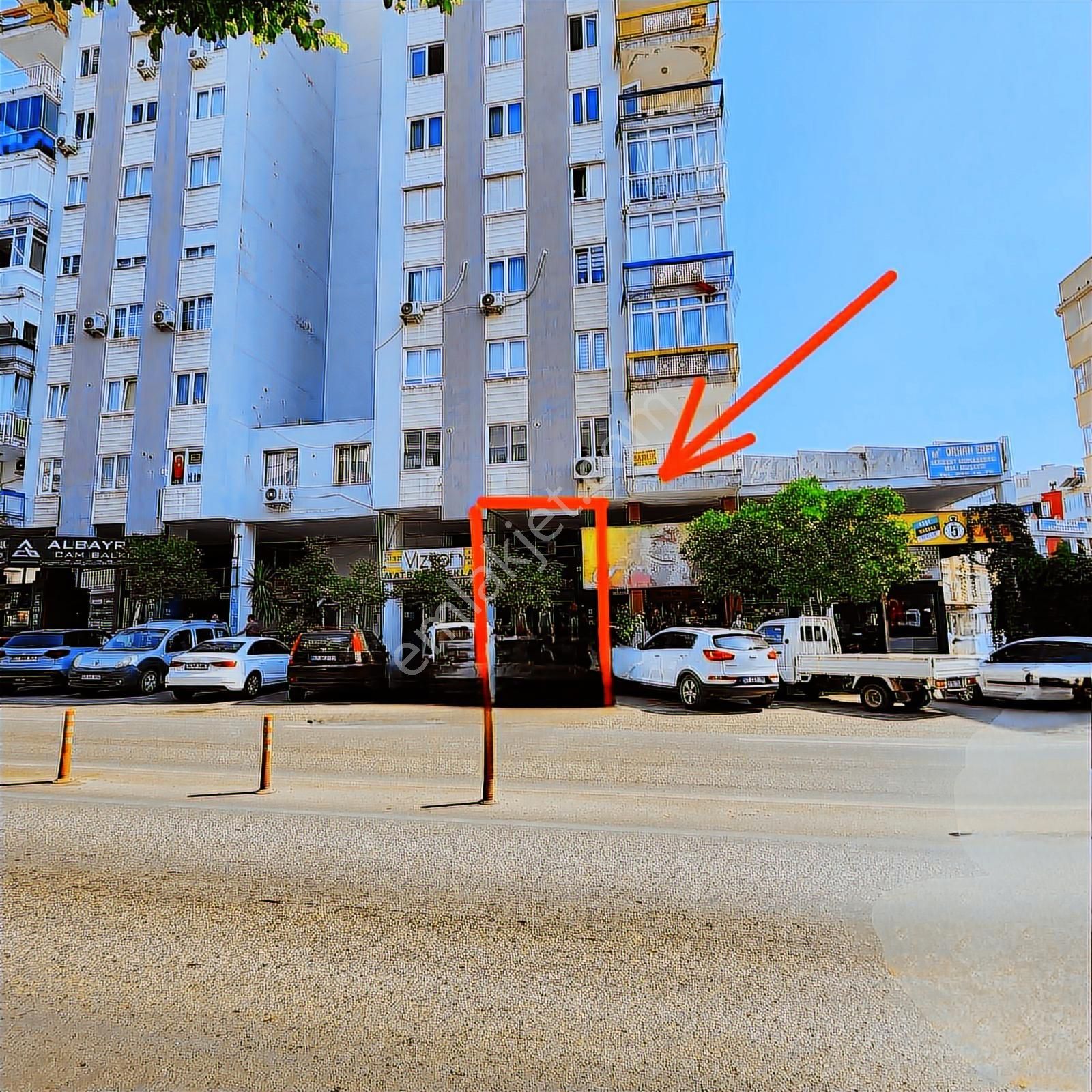 Antalya Nın Gözde Caddelerinden Milli Egemenlikte Satılık Dükkan