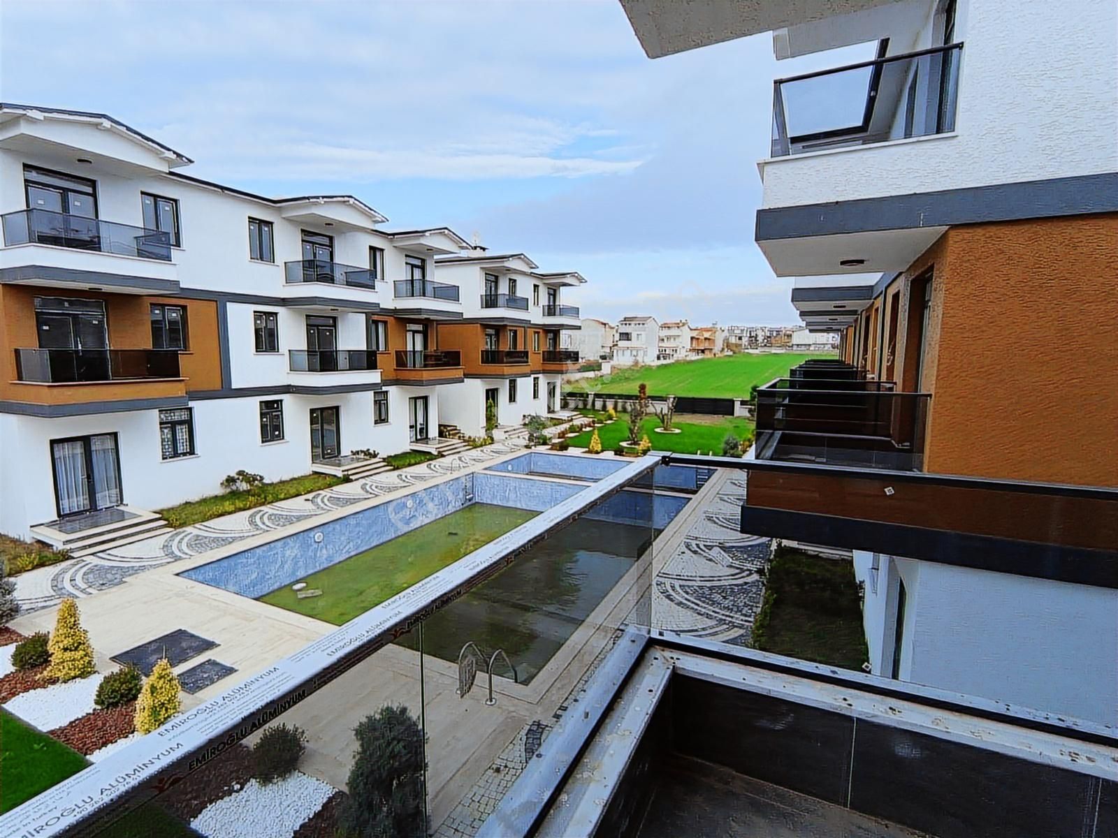 Havuzlu Site İçerisinde 2+1 Peyzajlı Villa 100m2 Havuz Manzaralı - Görsel 14