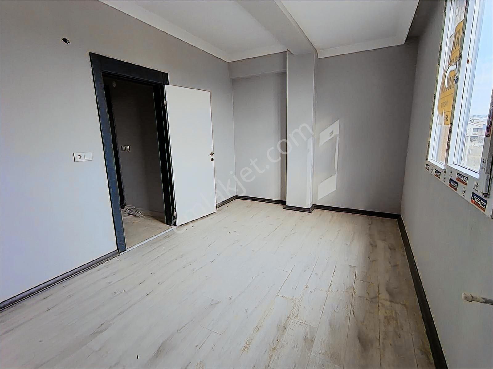 Havuzlu Site İçerisinde 2+1 Peyzajlı Villa 100m2 Havuz Manzaralı - Görsel 17