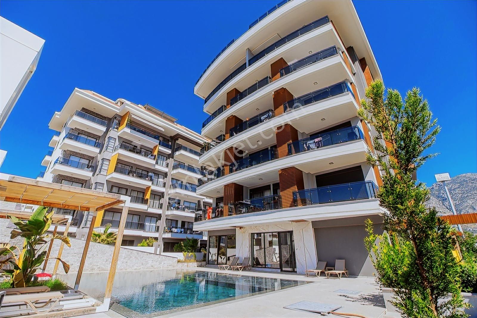 Kestel'de Deniz Manzaralı Tek Tapu 2 Daire 3 + 1