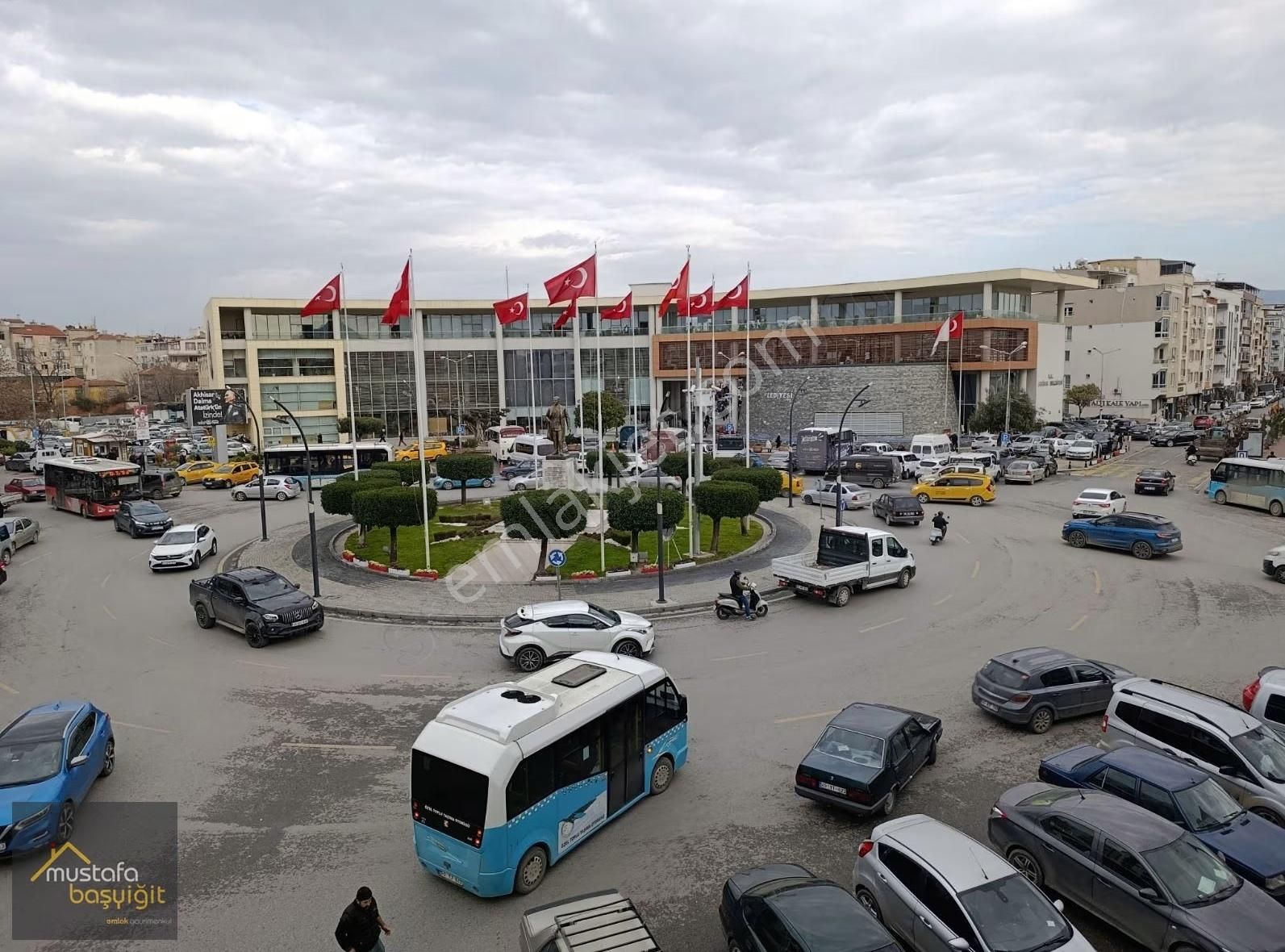 Mustafa Başyiğit Emlaktan Satılık Daire Yeni Belediye Karşısında