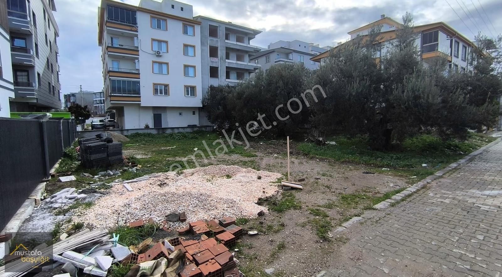 Mustafa Başyiğit Emlak'tan Gölet'te 340 M2 %40 İmarlı Arsa