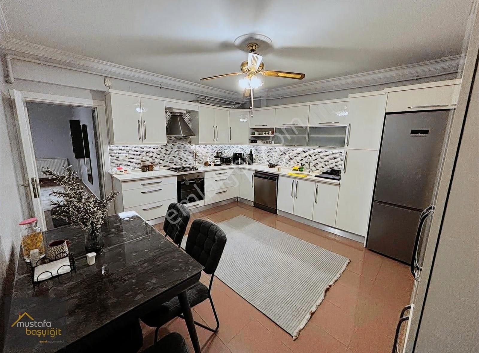 Mustafa Başyiğit Emlak'tan İnönü Mahallesi'nde 3+1 155m2 Daire