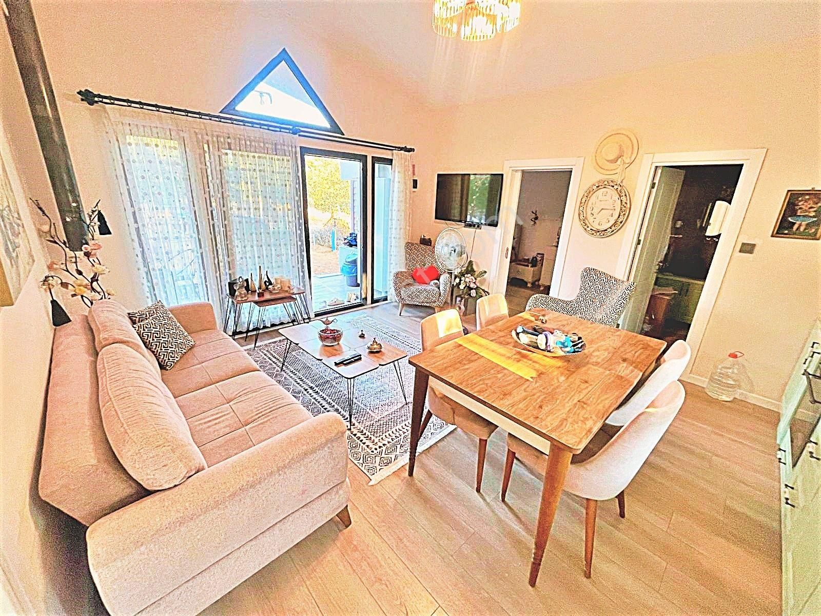 🌀gültaş Emlaktan 306m2 İçerisinde 2+1 Açık Mutfaklı Evi Olan Yerimiz Satılıktır - Görsel 11